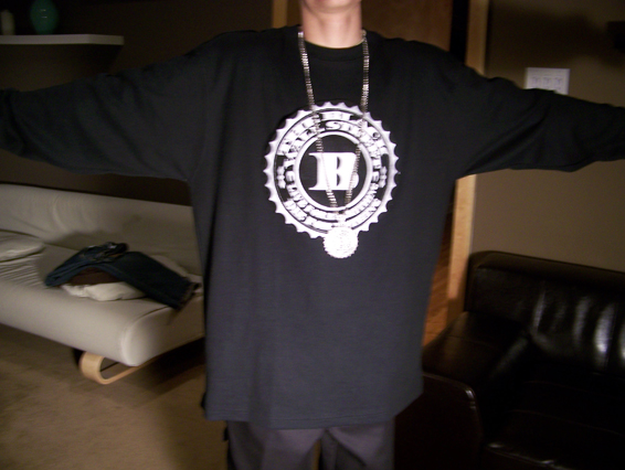 BLACKWALLSTREET WHITE LOGO LONGSLEEVE - BLACK